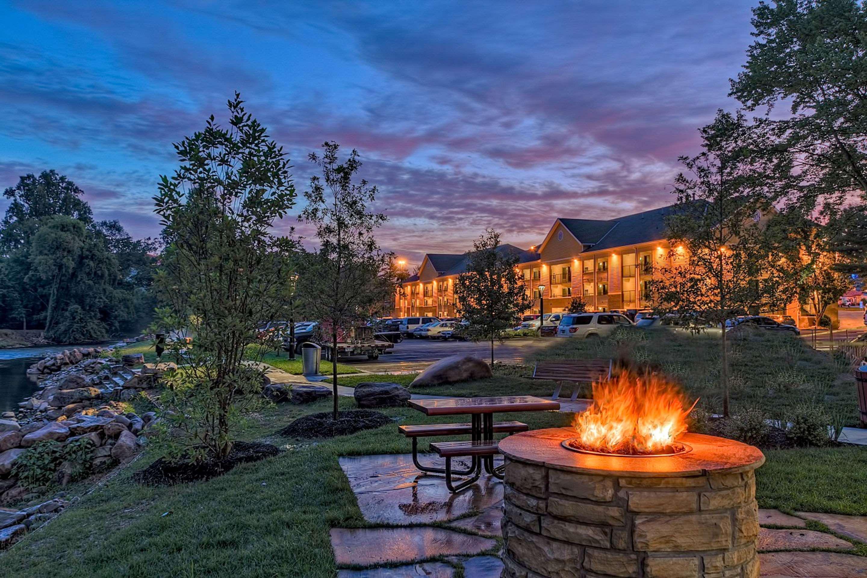 Econo Lodge Pigeon Forge Riverside Esterno foto